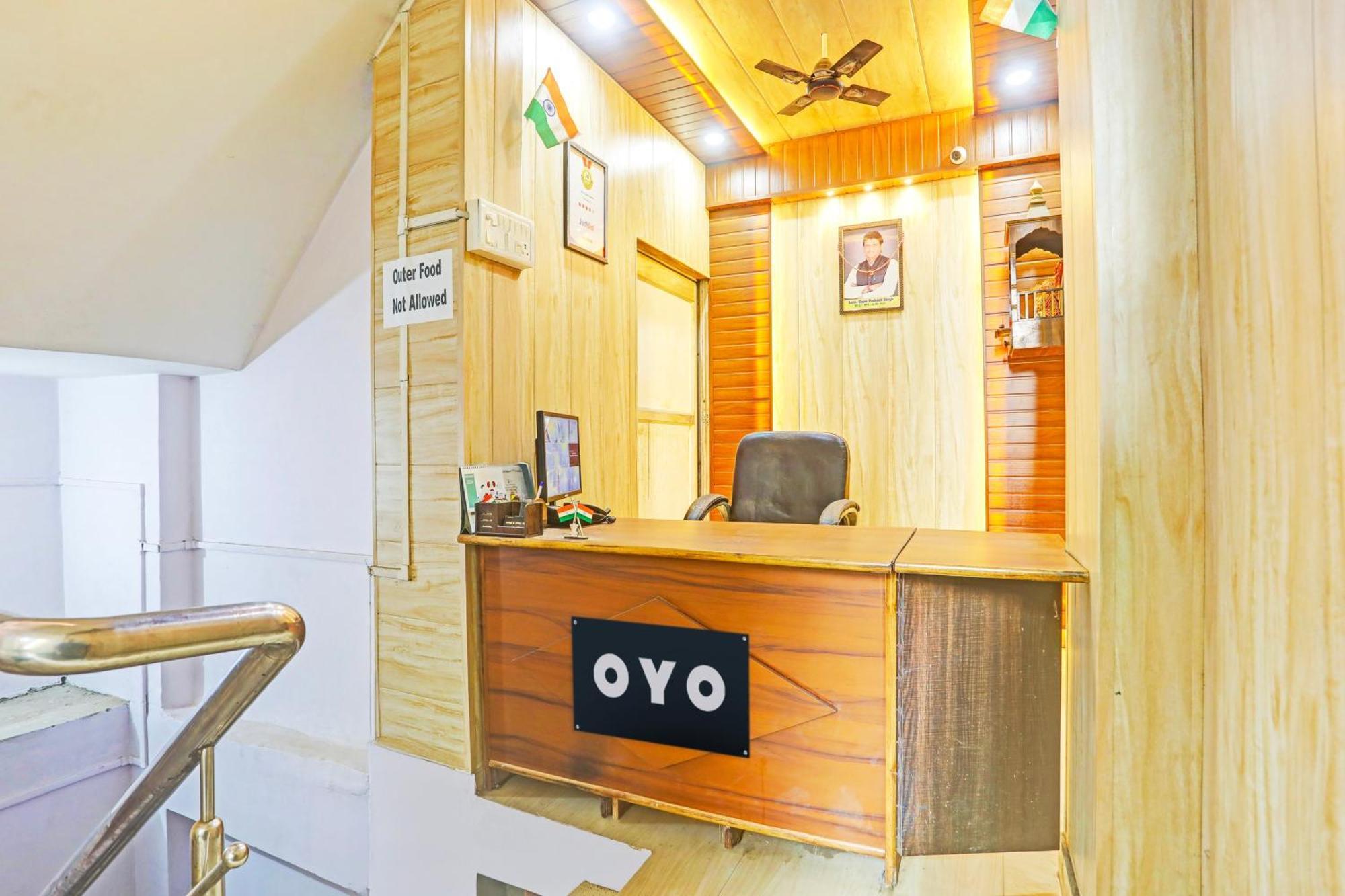Hotel O Arvi Guest House Varanasi Exteriör bild