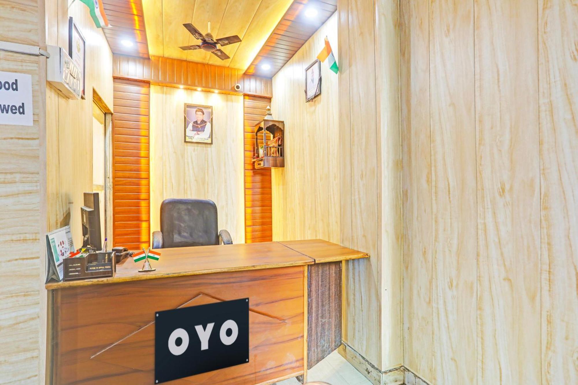 Hotel O Arvi Guest House Varanasi Exteriör bild