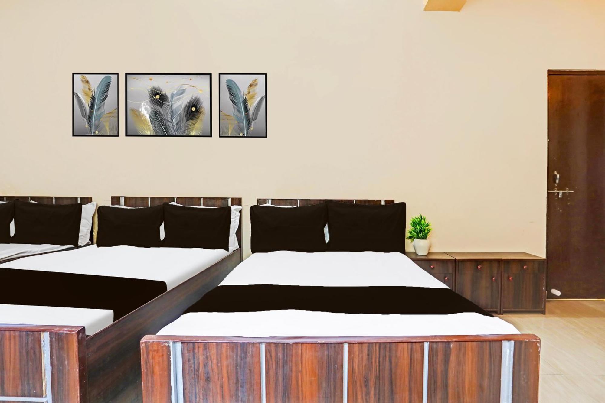 Hotel O Arvi Guest House Varanasi Exteriör bild
