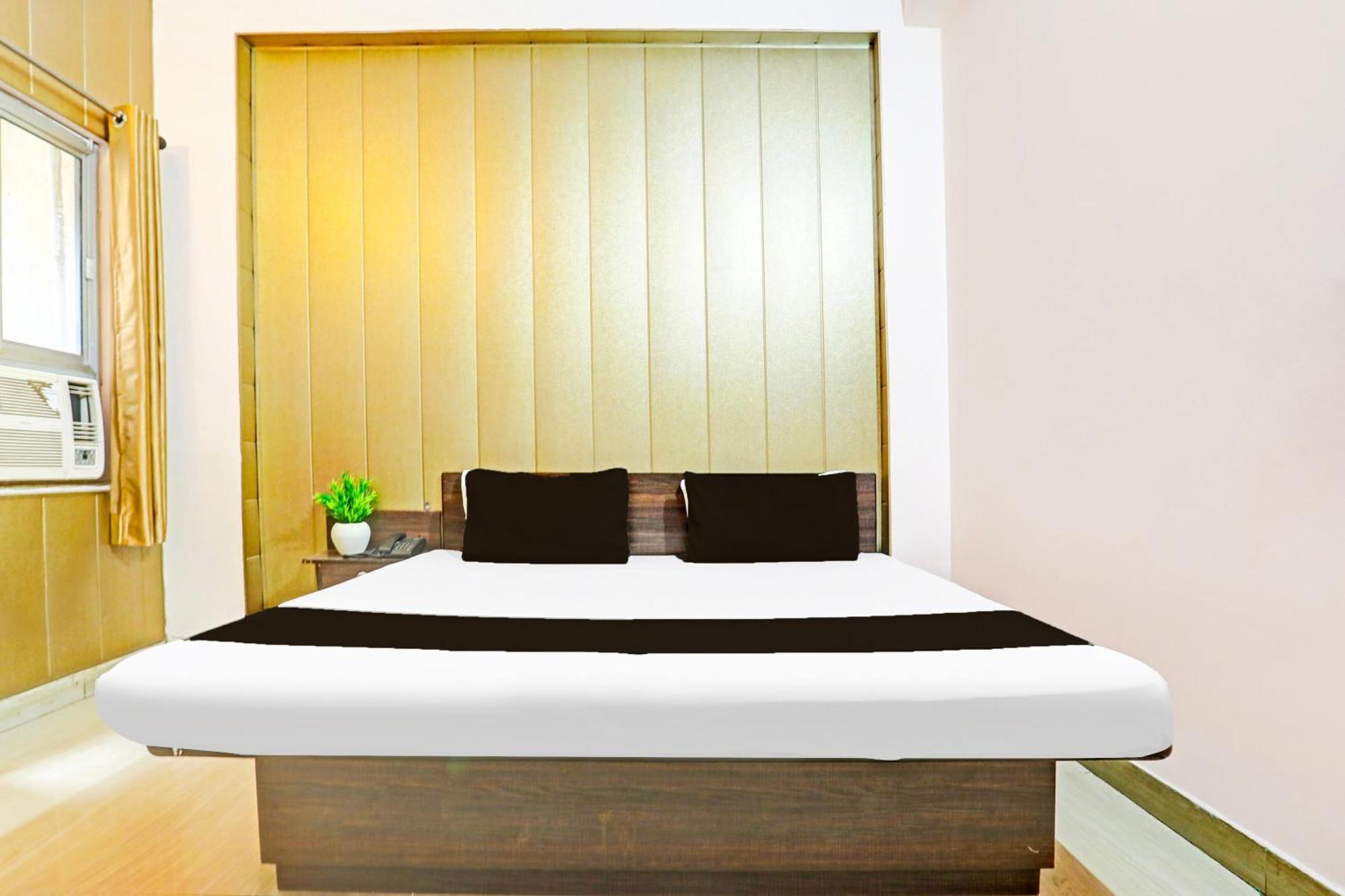 Hotel O Arvi Guest House Varanasi Exteriör bild
